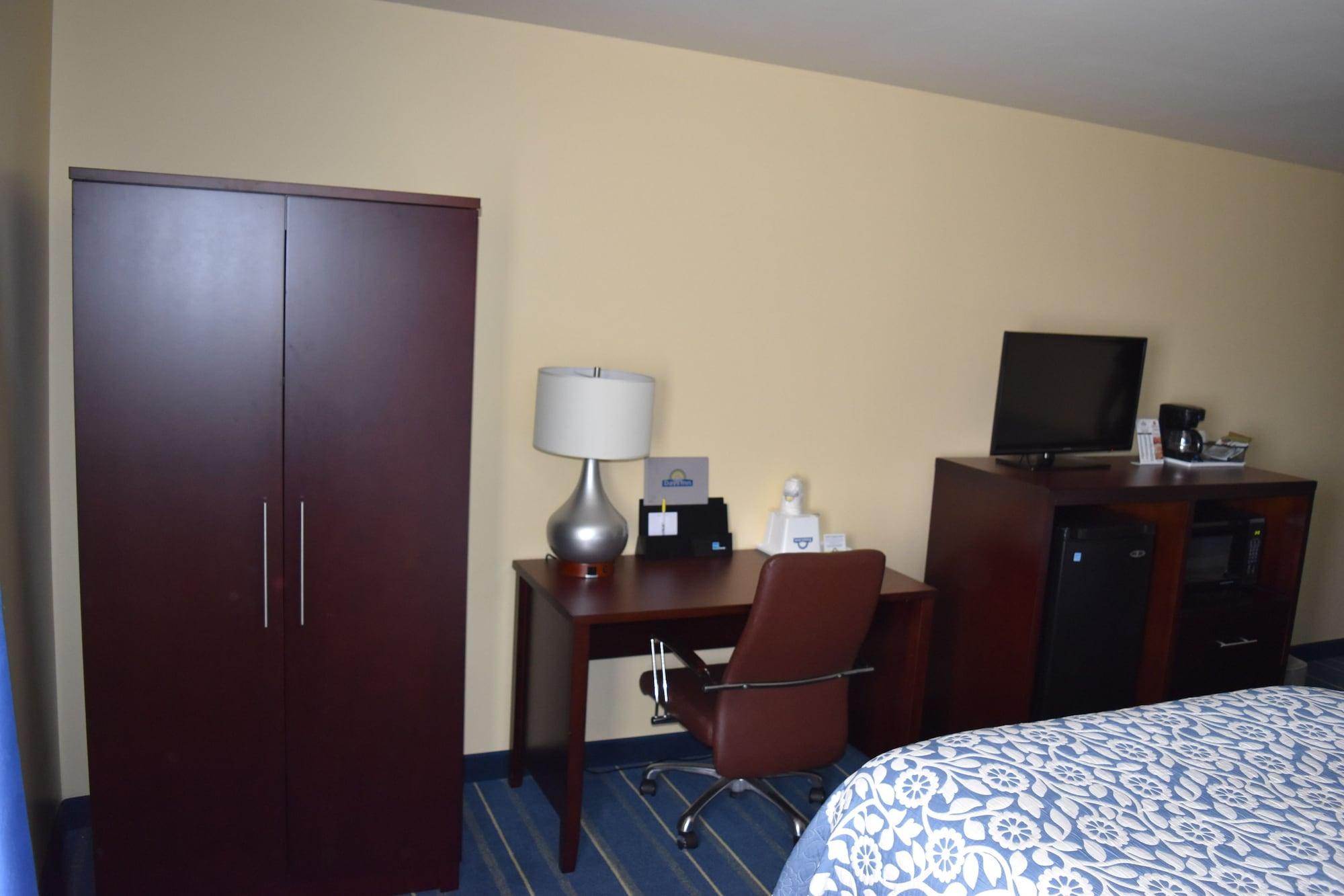 Days Inn By Wyndham Grand Island Exterior photo