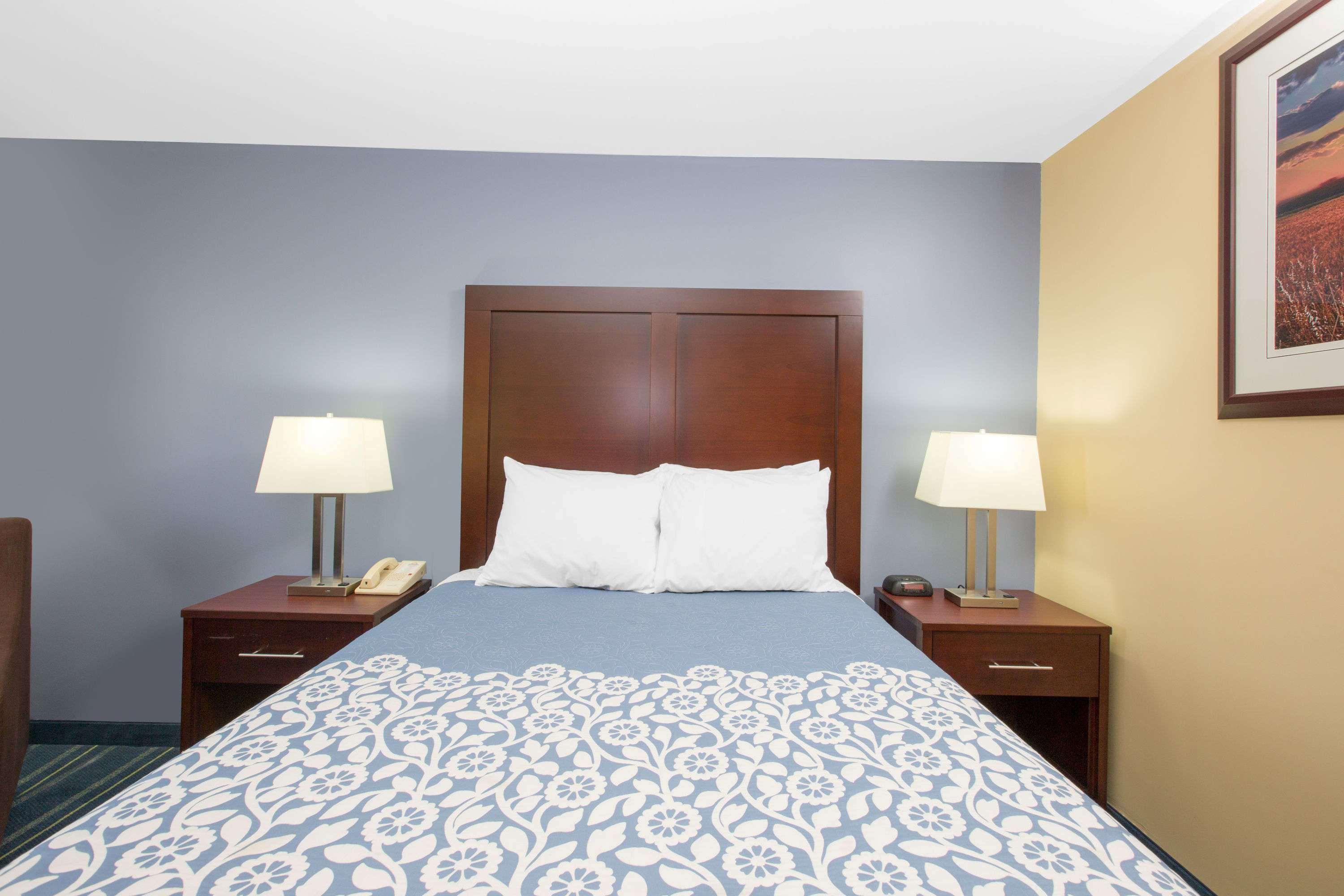Days Inn By Wyndham Grand Island Exterior photo
