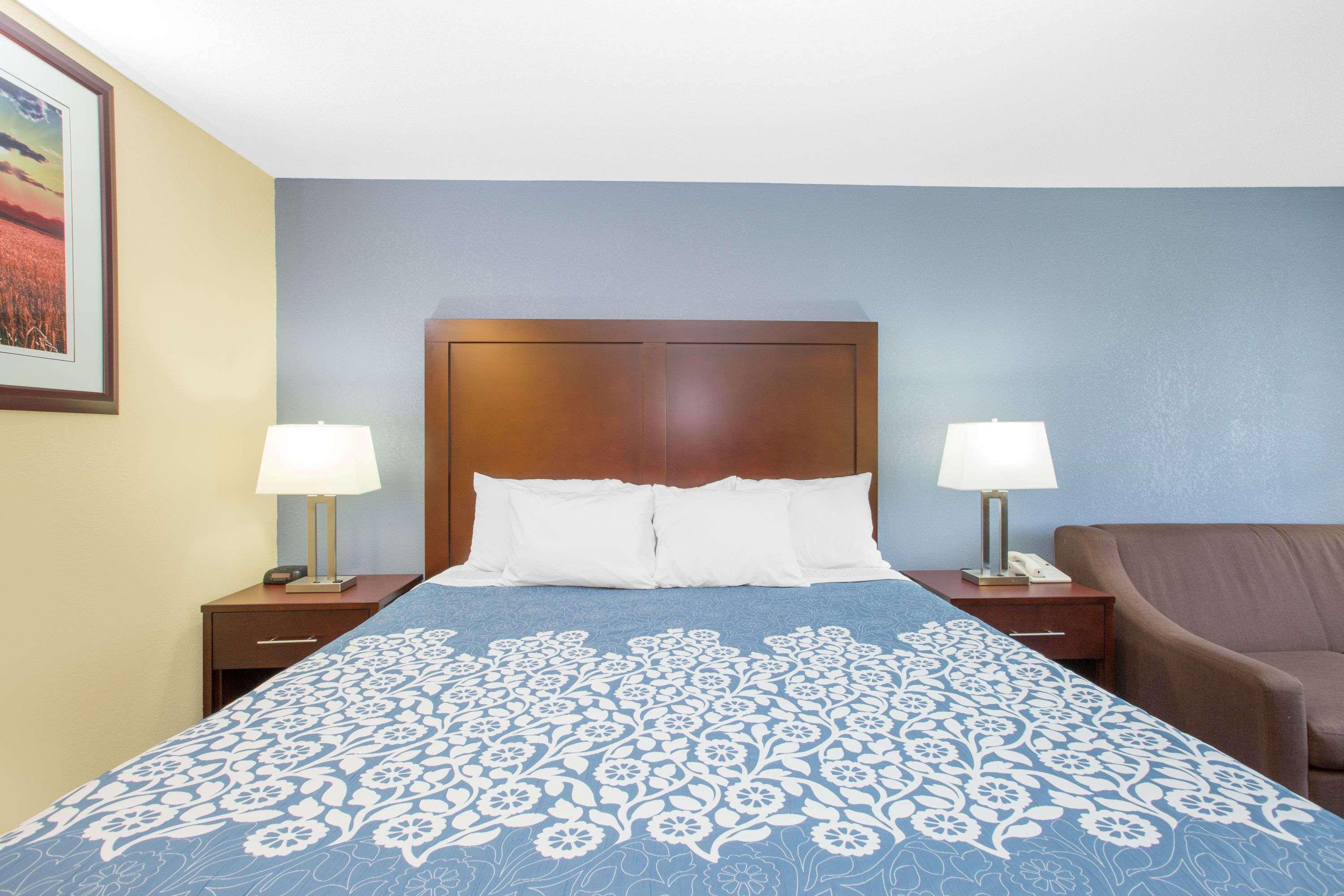 Days Inn By Wyndham Grand Island Exterior photo