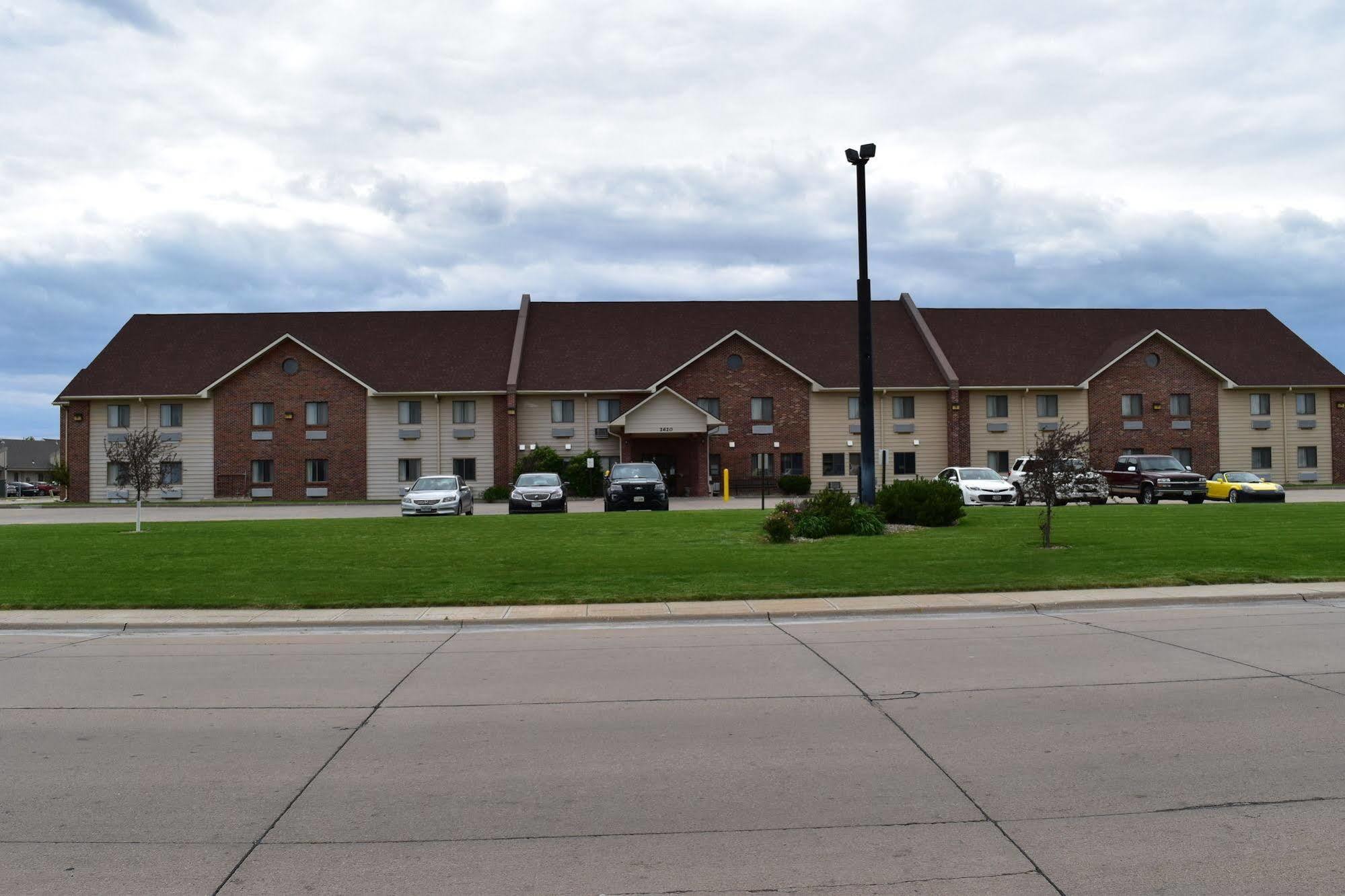 Days Inn By Wyndham Grand Island Exterior photo