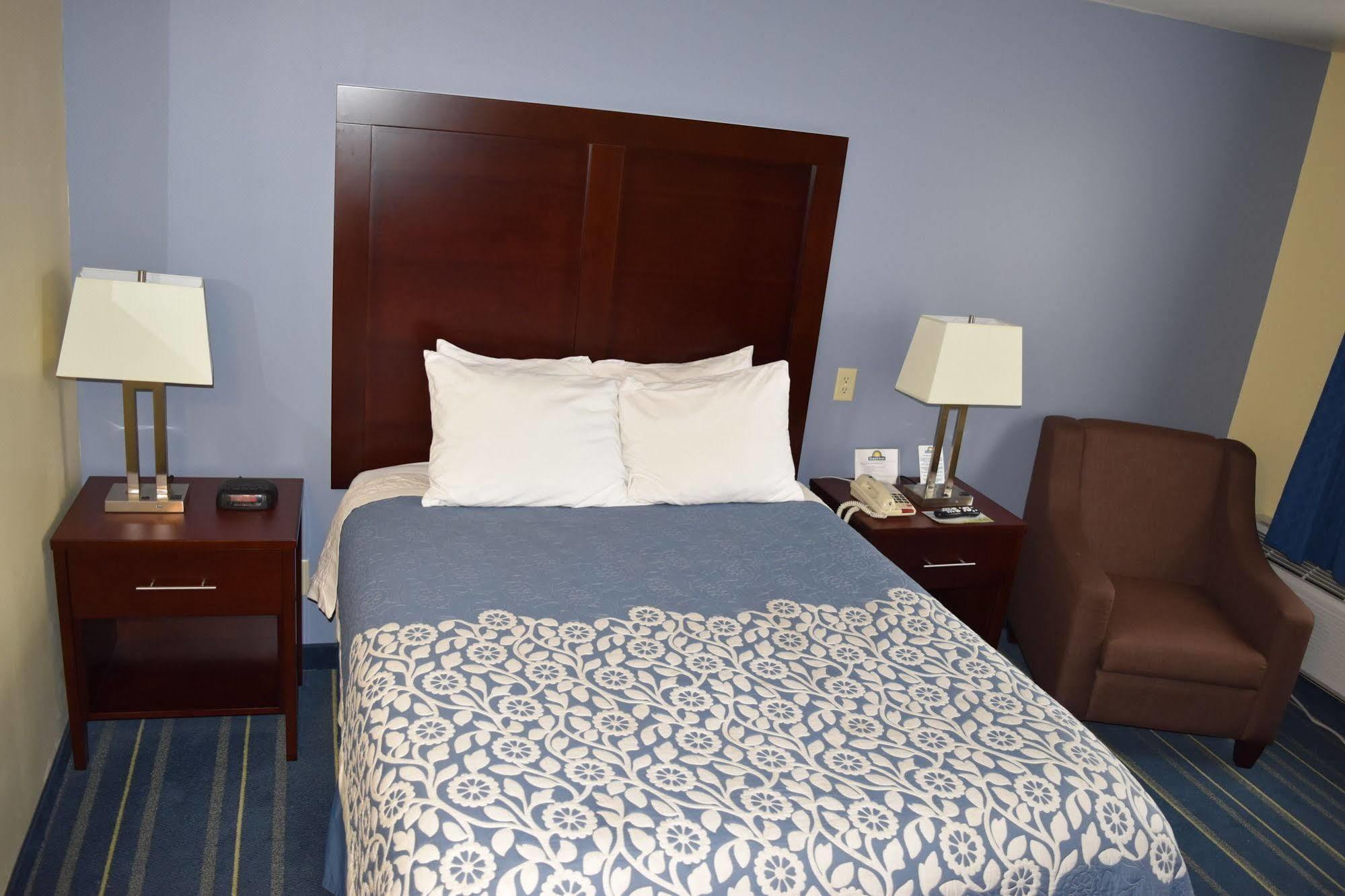 Days Inn By Wyndham Grand Island Exterior photo