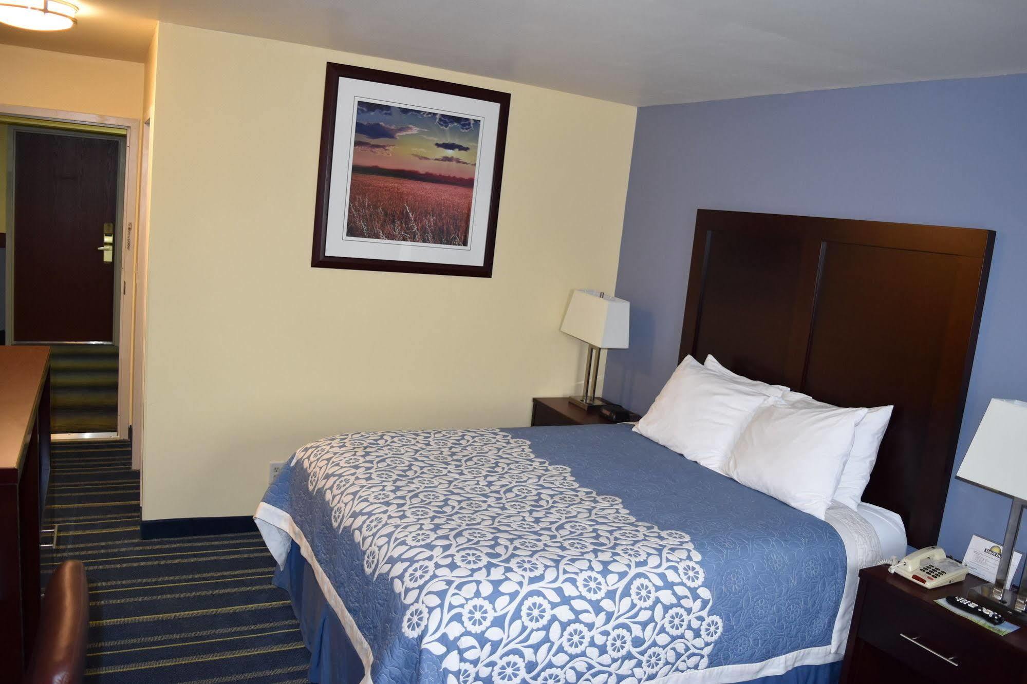 Days Inn By Wyndham Grand Island Exterior photo